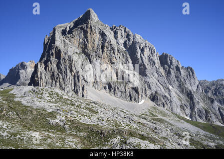 Pena Vieja et Pena Olvidada de près du haut de la Fuente de téléphérique, Picos de Europa, au nord de l'Espagne Banque D'Images