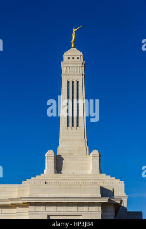 Carmel - Circa Février 2017 : l'Ange Moroni se dresse au sommet de l'Indianapolis Indiana temple mormon JE Banque D'Images