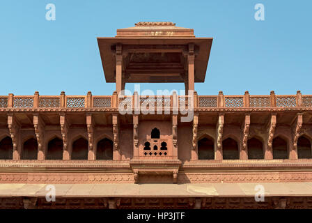 Cour intérieure de Jahangir Mahal Palace, Jahangiri, fort d'Agra, Agra, Uttar Pradesh, Inde Banque D'Images