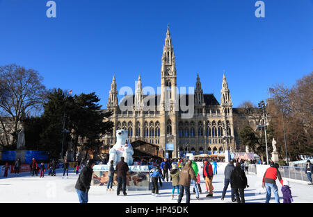 Patinage sur place en face de l'hôtel de ville, Vienne, Autriche, Europe Banque D'Images