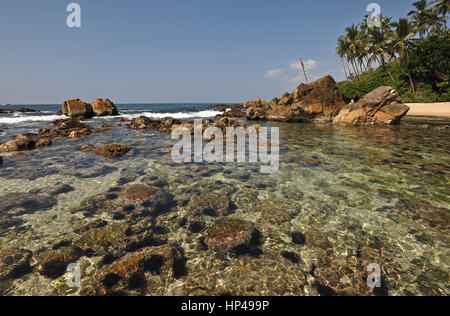 Une Eau cristalline et plage tropicale,Sri Lanka Banque D'Images