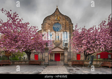 Kirk de la Canongate sur le Royal Mile, Edinburgh. L'église sert, entre autres, les résidents du palais de Holyroodhouse que lorsqu'elles sont en Banque D'Images