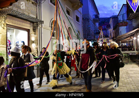 Nauplie, Grèce 18 février 2017.Les manifestations traditionnelles Carnaval à Nauplie dans le cadre de Carnaval en Grèce. Banque D'Images