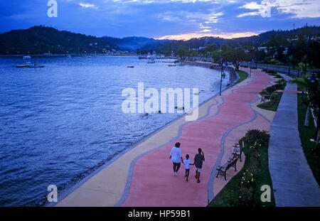 Malecon, baie de Samana, péninsule de Samana, République dominicaine Banque D'Images