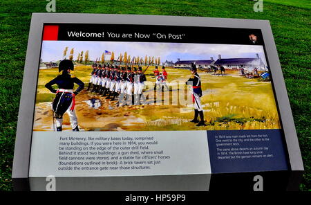 Baltimore, Maryland - 24 juillet, 2013 Information : signer avec la peinture présente aux visiteurs les motifs à l'Historique Fort McHenry, comme il est apparu dans 18 Banque D'Images