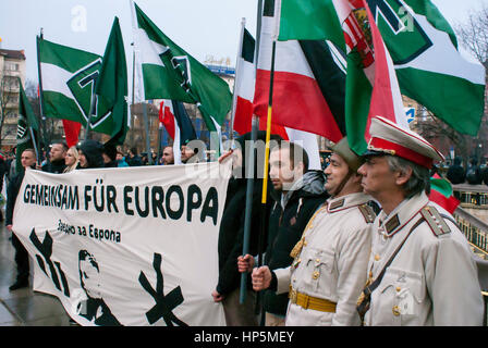 Sofia, Bulgarie. 16Th Jun 2017. Pour la 14e fois à Sofia a lieu Lukovmarsh. Initiative de l'Union nationale bulgare. La marche est en mémoire du général Hristo Lukov. En dépit de cette année est le maire de Sofia Yordanka Fandakova pour mettre fin à la manifestation. Bien que l'ordre du maire de Sofia pour arrêter le cortège a continué. Hristo Lukov est un agent bulgare (Lieutenant Général), professeur de science militaire et homme politique. Credit : Nicola Kota/Ala Banque D'Images