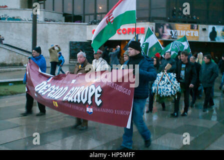 Sofia, Bulgarie. 16Th Jun 2017. Pour la 14e fois à Sofia a lieu Lukovmarsh. Initiative de l'Union nationale bulgare. La marche est en mémoire du général Hristo Lukov. En dépit de cette année est le maire de Sofia Yordanka Fandakova pour mettre fin à la manifestation. Bien que l'ordre du maire de Sofia pour arrêter le cortège a continué. Hristo Lukov est un agent bulgare (Lieutenant Général), professeur de science militaire et homme politique. Credit : Nicola Kota/Ala Banque D'Images