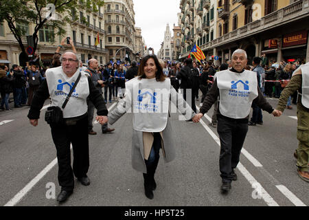 Barcelone, Espagne. 16Th Jun 2017. Autour de 160 000 personnes, la preuve sur la Via Laietana, le centre de Barcelone, exigeant le gouvernement de permettre à un plus grand nombre de réfugiés et de montrer à l'aide aux réfugiés fuyant les atrocités dans les zones déchirées par la guerre comme la Syrie. Credit : rich bowen/Alamy Live News Banque D'Images