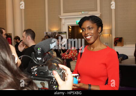 Londres, Royaume-Uni. 16Th Jun 2017. Fashions Plus beau jour 2, spectacle de clôture et dans les coulisses de De Vere Grand Connaught Rooms. Londres, Angleterre. De nouveaux designers de UK et l'Inde définir un regroupement dynamique et aventureux de l'automne/hiver 2017. Crédit : Peter Hogan/Alamy Live News Banque D'Images