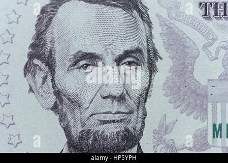 Le président des États-Unis Abraham Lincoln sur la face de cinq dollars, macro 5 u Banque D'Images