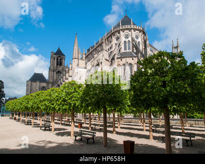 BOURGES JARDIN DE L ARCHEVECHE 18