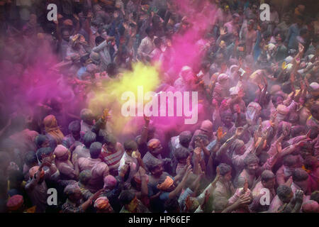 Holi célébration à Vrindavan, Inde Banque D'Images