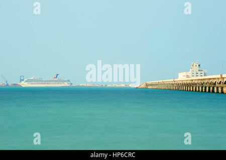 La douane du port de Progreso, Yucatan, Mexique, 4 milles de longueur. le transit en 2014 était 283 608 passagers et de 2 308,000 tonnes de marchandises. Inauguré en 1989. Banque D'Images