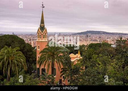 Vue sur Barcelone, Espagne, du Parc Guell Banque D'Images