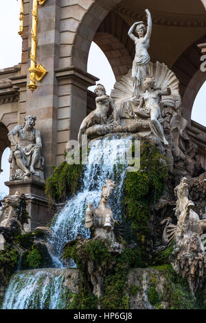 Font de la Cascada, fontaine avec cascade et une fontaine d'eau, Parc de la Ciutadella, Barcelone, Espagne, ​​Catalonia. Banque D'Images