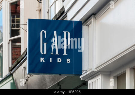 Une boutique sign pour Gap Kids. Banque D'Images