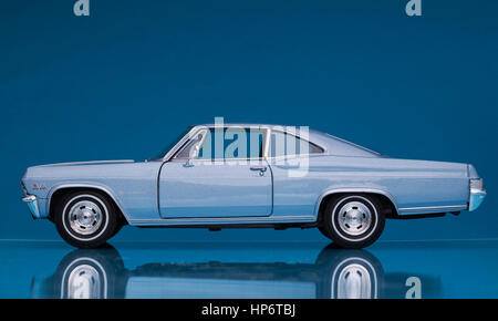 1965 Chevrolet Impala SS 396 Welly diecast model car. Banque D'Images