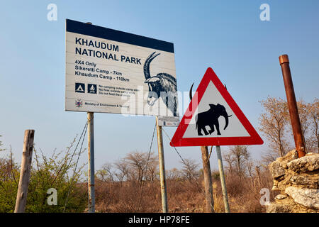 Entrée sud du Parc National Khaudum, Namibie, Afrique Banque D'Images