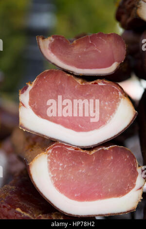 Très bon accueil fait de viande séchée de fumé, selective focus et petite profondeur de champ Banque D'Images
