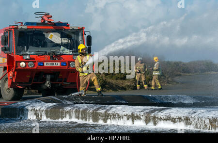 La Marine royale Crash/exercice incendie Aéroport Predannack Banque D'Images