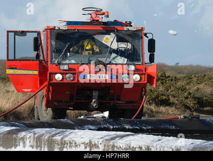 La Marine royale Crash/exercice incendie Aéroport Predannack Banque D'Images