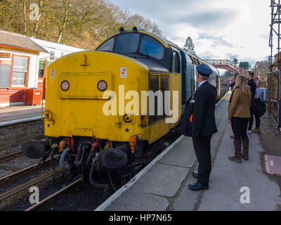 Ex BR Class 37 37264 locomotive diesel Co-Co à Goathland North Yorkshire Moors Railway Station Banque D'Images