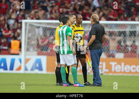 19 février 2017 - Curitiba, ParanÃ, Brasil - BRÉSIL - Football - l'ATLETICO PR - CORITIBA - Demander à des problèmes d'accréditation, la Fédération des Scoccer Brésil (FPF) opposées à la transmission de la correspondance entre l'Atlético-PR et le Coritiba valide pour le Campeonato Paranaense dans l'Arena da Baixada à Curitiba. Clubs de manière indépendante et exclusivement en ligne diffusera via YouTube. Le match n'a pas eu lieu ce dimanche (19). Foto Geraldo Bubniak : Crédit photo : Geraldo Bubniak/ZUMA/Alamy Fil Live News Banque D'Images