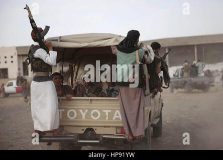 17 janvier 2017 - La lutte contre les combattants rebelles Houthi à Sana'a contre les forces de la coalition Crédit : Maad Ali/ImagesLive/ZUMA/Alamy Fil Live News Banque D'Images