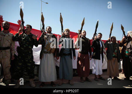 17 janvier 2017 - La lutte contre les combattants rebelles Houthi à Sana'a contre les forces de la coalition Crédit : Maad Ali/ImagesLive/ZUMA/Alamy Fil Live News Banque D'Images