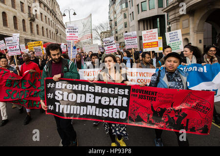 Londres, Royaume-Uni. Feb 20, 2017. Comme le gouvernement britannique a débattu de la visite d'État proposé par Donald Trump à la Chambre des communes, des centaines ont marché sur le Parlement pour protester contre elle. David Rowe/AlamyLive News Banque D'Images