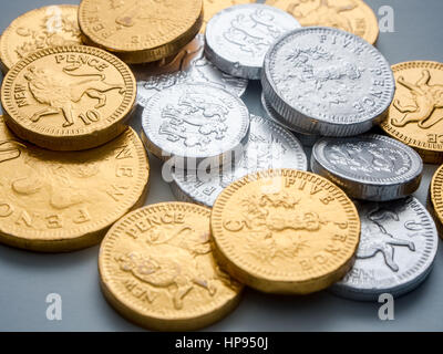 La monnaie britannique chocolat recouvert de papier aluminium Banque D'Images