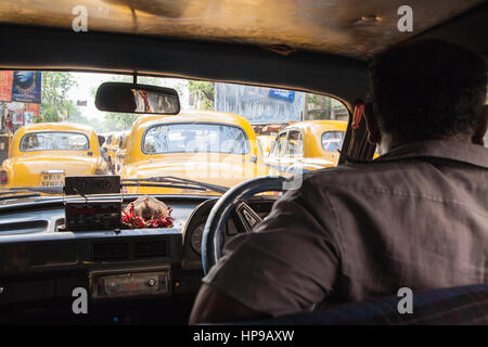 L'intérieur,et,de,taxi,Jaune,l'Ambassadeur, voiture, Kolkata, West Bengal,Calcutta,,West Bengal,Inde,Indian,Asia,Asiatique, Banque D'Images