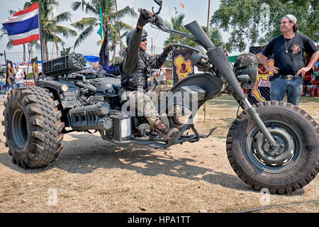 Moto modifiée lors d'un festival de motard en Thaïlande. Banque D'Images