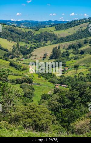 Serra da Mantiqeuira, landcape montagneux entre Monte Verde et de Camanducaia, Minas Gerais, Brésil, Amérique du Sud Banque D'Images