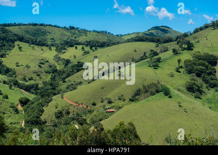 Serra da Mantiqeuira, landcape montagneux entre Monte Verde et de Camanducaia, Minas Gerais, Brésil, Amérique du Sud Banque D'Images