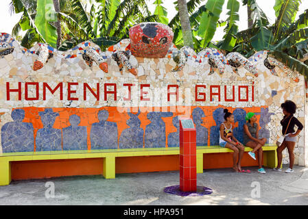 Fusterlandia, un art complexe est nommé d'après son créateur Jose Fuster a été créé en Jaimanitas, une région économiquement faible près de La Havane Cuba Banque D'Images