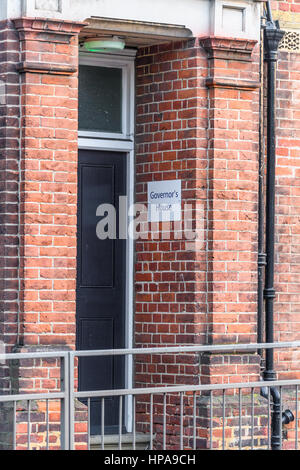 Ancienne maison du gouverneur de la prison, qui fait maintenant partie de la Christ Church university, Canterbury, Angleterre. Banque D'Images