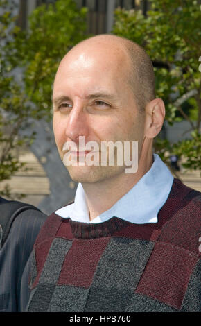 Kevin Kachikian, co-défendeur dans le procès, Anthony Pellicano laisse Cour à Los Angeles, CA, le mercredi 23 avril, 2008. (Photo de Francis Specker Banque D'Images