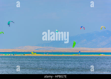 Le kitesurf en place Nin, Croatie. Banque D'Images