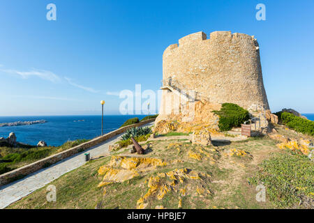 Ancienne tour de Longosardo à Santa Teresa di Gallura, Sardaigne Italie Banque D'Images