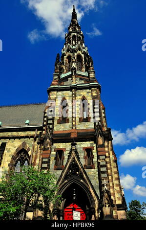 Baltimore, Maryland - Juillet 23, 2013 : clocher de style néo-gothique Mount Vernon United Methodist Church à Mount Vernon Lieu * Banque D'Images