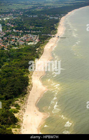 Unieście, Nid, Occidentale, plage de sable, bateaux de pêche, la plage vivre, côte de la mer Baltique, Województwo zachodniopomorskie, Pologne Banque D'Images
