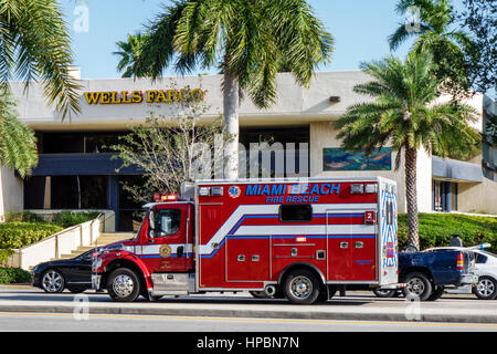 Miami Beach Florida,scène de rue,circulation,sauvetage incendie,camion,véhicule d'urgence,FL161215111 Banque D'Images