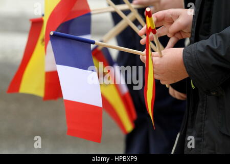 Malaga, Espagne. 20 Février, 2017. Drapeaux espagnols et français dans la fonction à la XXVE sommet hispanique français dans la ville de Malaga, Andalousie : Crédit - Photos Lorenzo Carnero/ZUMA/Alamy Fil Live News Banque D'Images