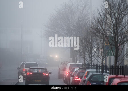 Aberystwyth, Pays de Galles, Royaume-Uni. Feb 21, 2017. Météo britannique. Le brouillard et la brume épaisse Aberystwyth engloutit dans le tôt le matin du jour de février doux et humide. Credit : Keith Morris/Alamy Live News Banque D'Images