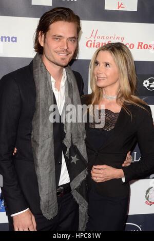 Christopher Backus, Mira Sorvino présents à Los Angeles Italia Film Festival, TCL Chinese 6 théâtres, Los Angeles, CA, 19 février 2017. Photo par : Priscilla Grant/Everett Collection Banque D'Images