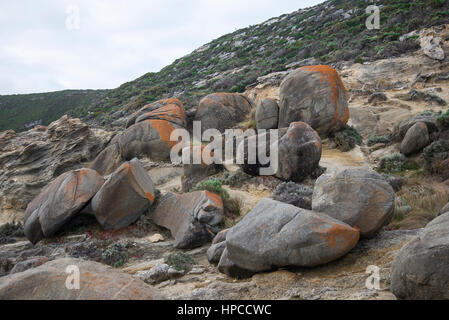 De grosses roches dans Blowholes vue dans Torndirrup National Park près d'Albany, dans l'ouest de l'Australie Banque D'Images
