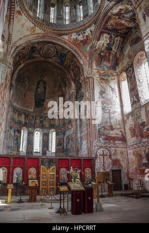 Kutaisi, Géorgie - Août 25,2015 : Intérieur et fresques de l'église dans le monastère de Gelati, de la Vierge Banque D'Images