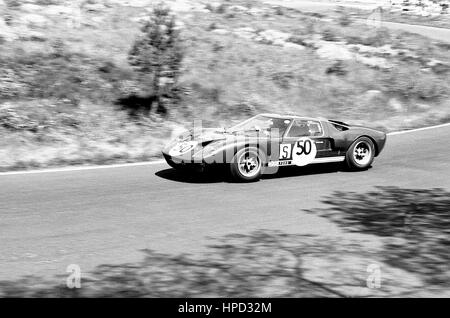 1966 Peter Sutcliffe GO Ford GT40 Nurburgring 1000Ks 6e Banque D'Images