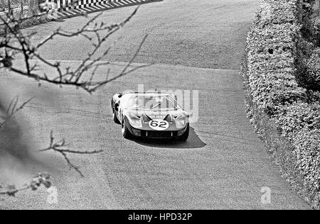 1967 Edward Nelson GO Ford GT40 Nurburgring 1000Ks dnf Banque D'Images